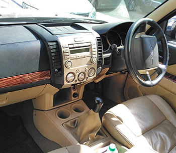 Ford Endeavour front interior