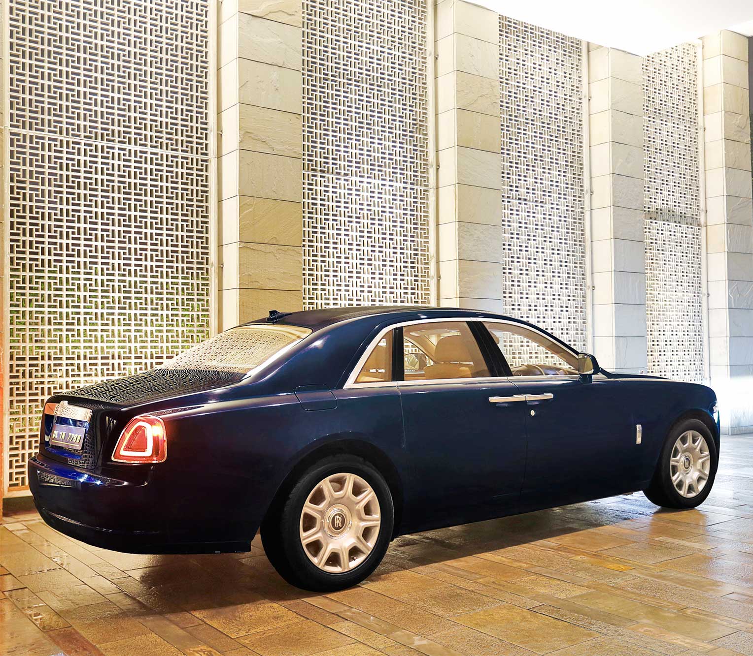 Rolls Royce Ghost 2 rear view