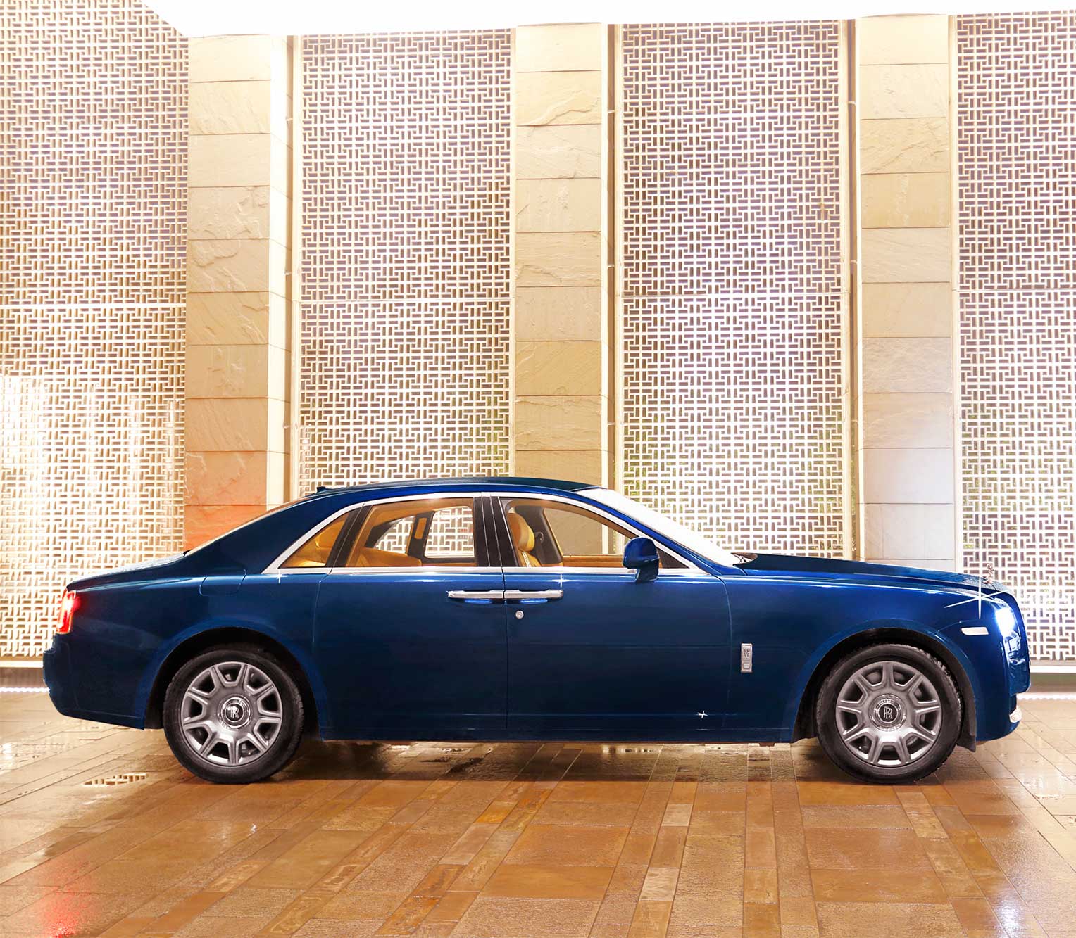 Rolls Royce Ghost 2 side view