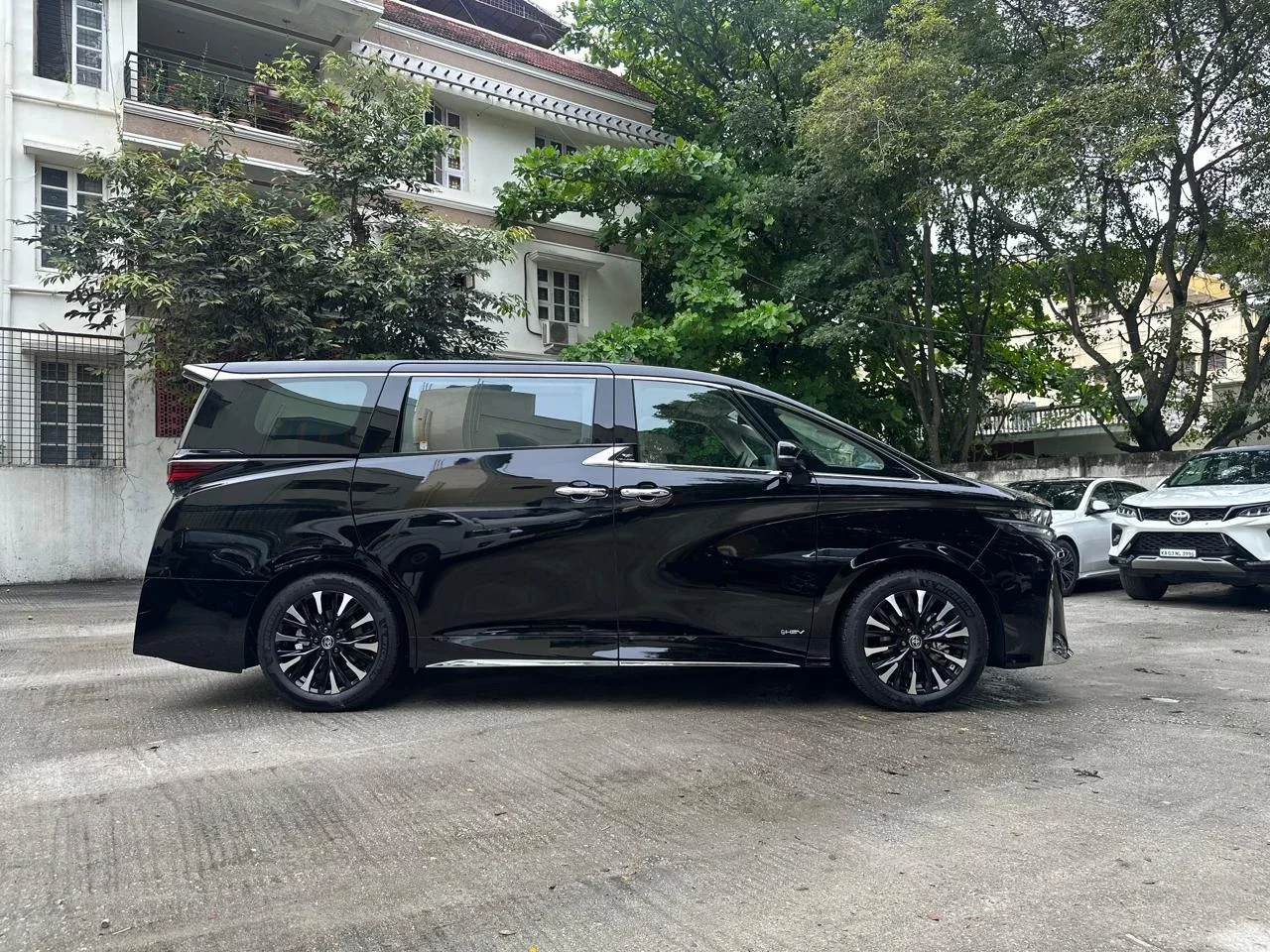 Self Drive Toyota Vellfire on rent
