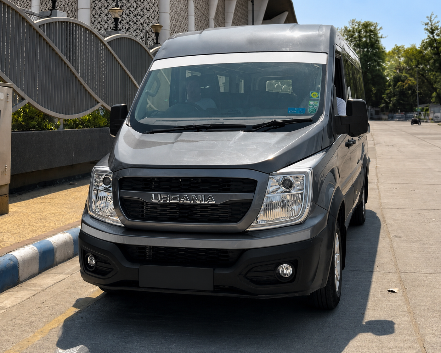 Force Urbania rental with chauffeur - KTC India