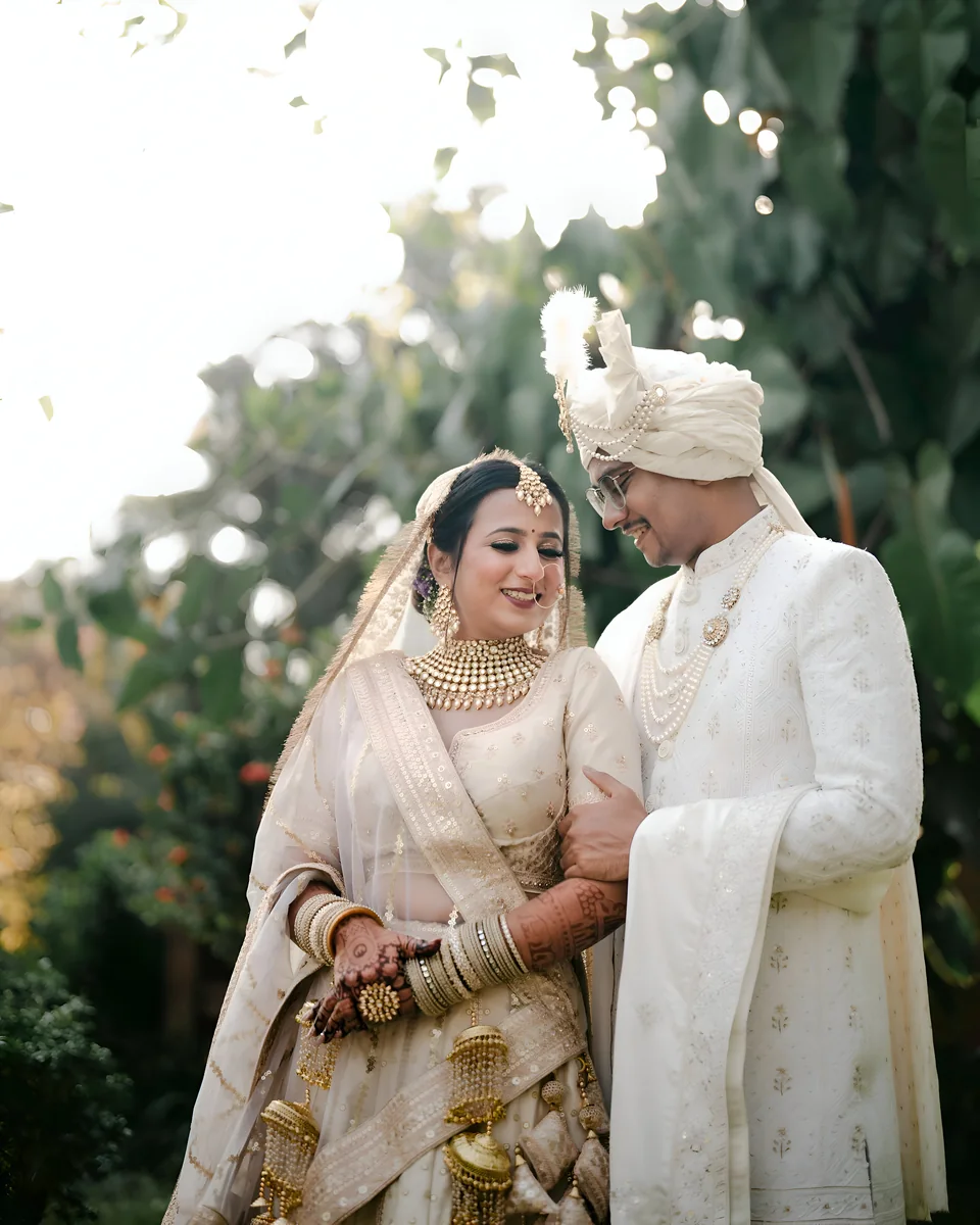 Indian wedding couple arriving with a KTC luxury wedding car in Delhi